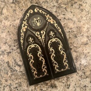 KVD Saint & Sinner eyeshadow palette